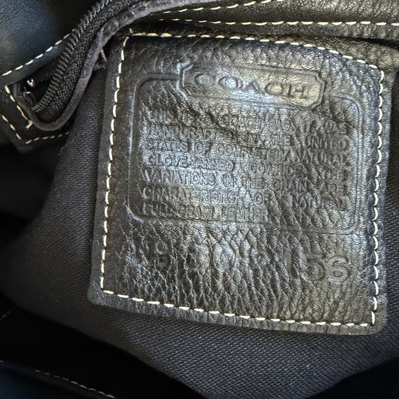 Coach Black Signature Shoulder Bag - Picture 5 of 5